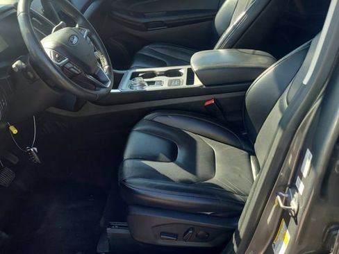 Used 2022 Ford Edge Titanium image 7