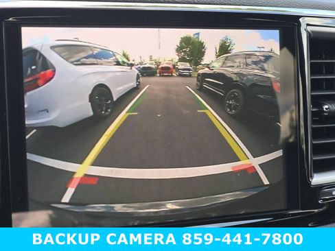 New 2026 Chrysler Pacifica Select image 3