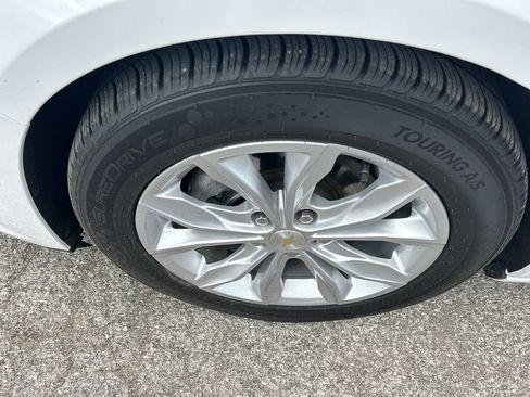 Used 2022 Chevrolet Malibu LT FWD image 12
