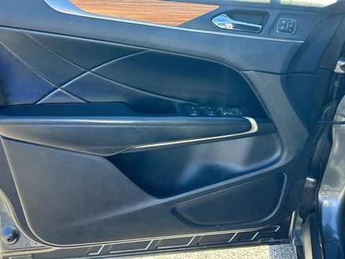 Used 2018 Lincoln MKC Select w/ Select Plus Package image 16