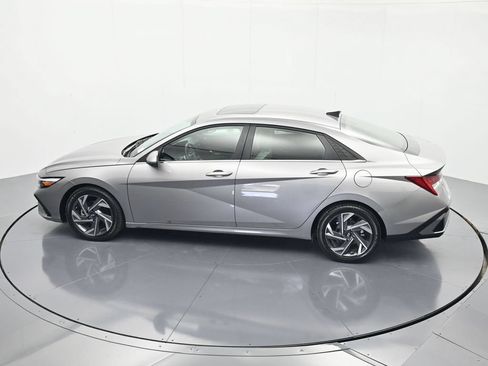 Used 2025 Hyundai Elantra Limited FWD image 38