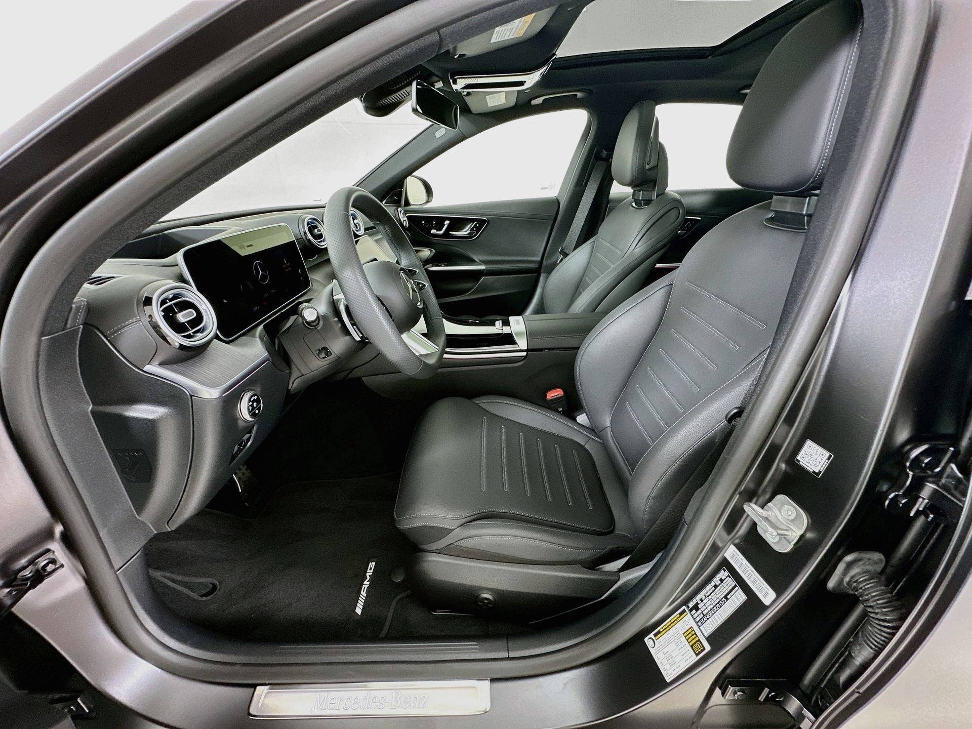 Used 2025 Mercedes-Benz C 300 Sedan image 23