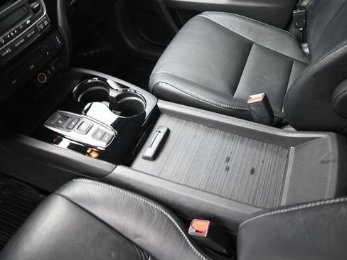Used 2017 Honda Pilot Touring image 8