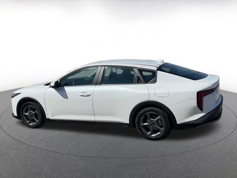 Used 2025 Kia K4 LXS image 10