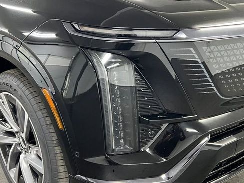 New 2026 Cadillac Vistiq Sport w/ LPO, Floor Liner Package image 10