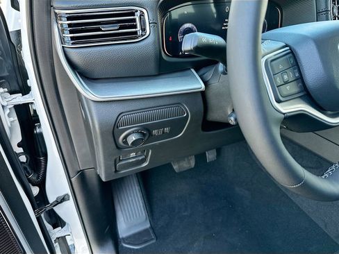 New 2026 Jeep Grand Wagoneer L Limited w/ Premium Group II AWD/4WD image 10