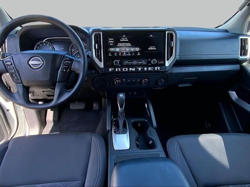 Used 2025 Nissan Frontier SV RWD image 14
