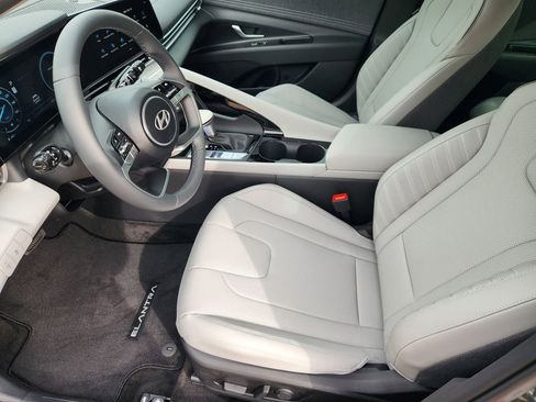 New 2026 Hyundai Elantra Limited FWD image 8