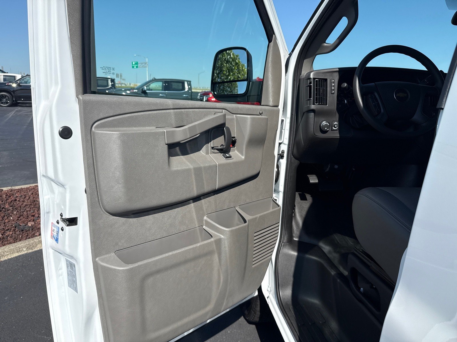 New 2025 Chevrolet Express 2500 Extended w/ Enhanced Convenience Package RWD image 13