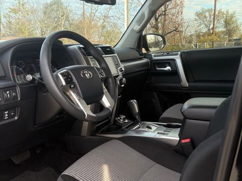 Used 2024 Toyota 4Runner SR5 image 17