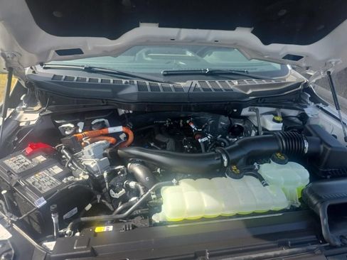 Used 2025 Ford F150 Lariat AWD/4WD image 12