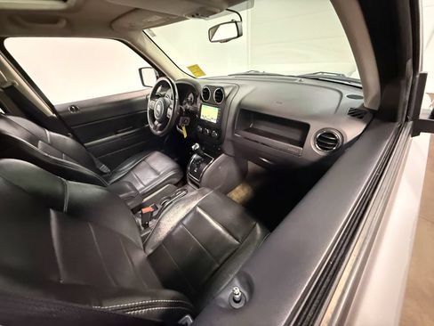 Used 2017 Jeep Patriot High Altitude AWD/4WD image 60