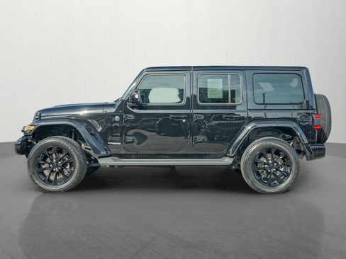 Used 2022 Jeep Wrangler Unlimited Sahara image 4