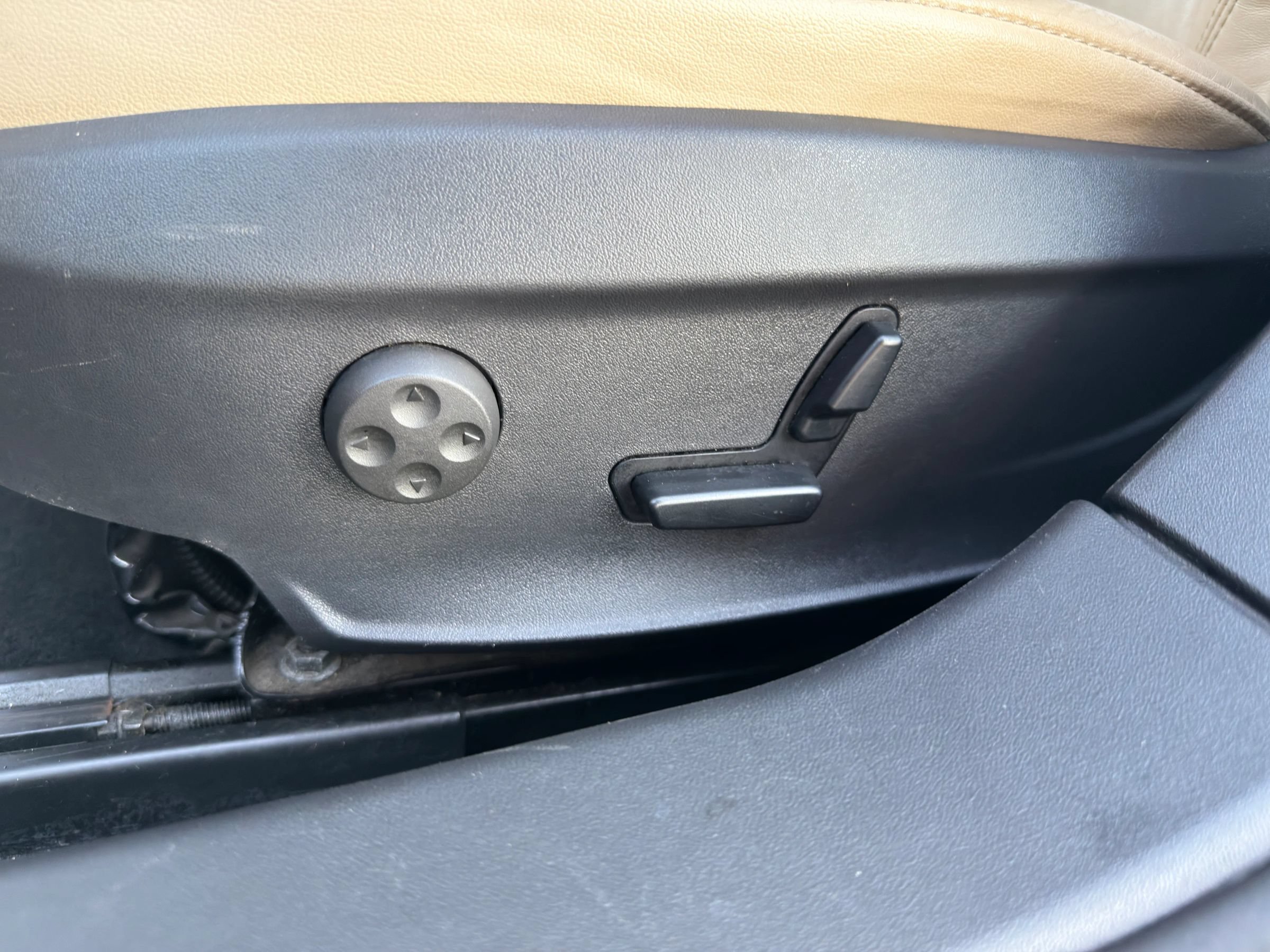 Used 2013 Tesla Model S RWD image 19