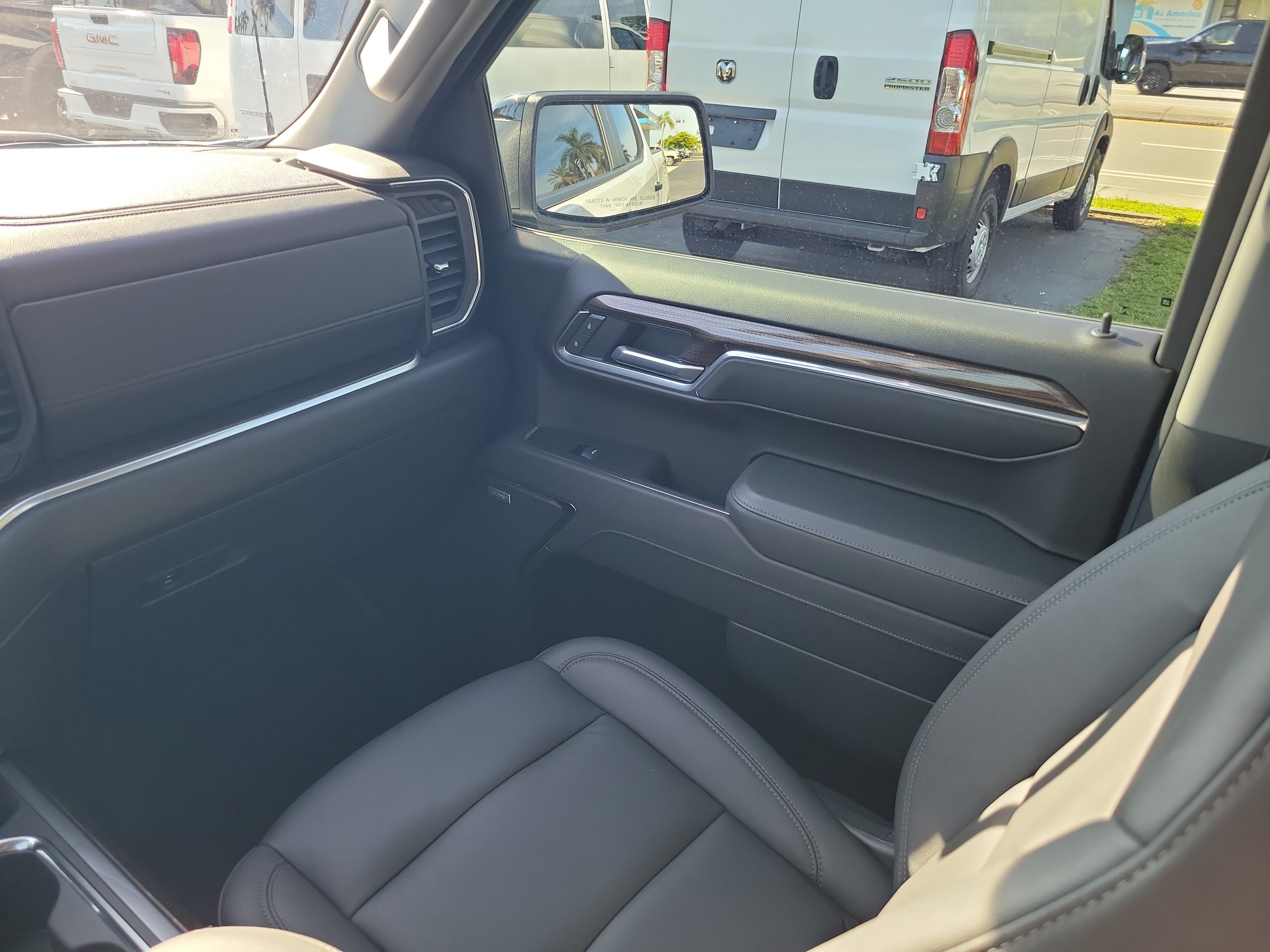 Used 2026 Chevrolet Silverado 1500 LT Trail Boss w/ LT Trail Boss Premium Package AWD/4WD image 13