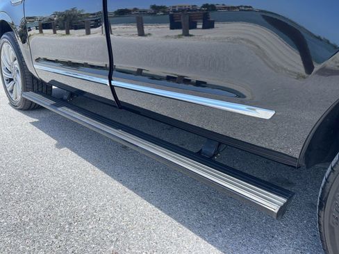 Used 2022 Lincoln Navigator L Reserve RWD image 5
