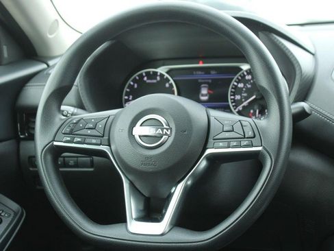 Used 2024 Nissan Sentra SV image 15