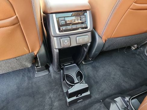 Used 2022 Subaru Ascent Touring AWD/4WD image 13
