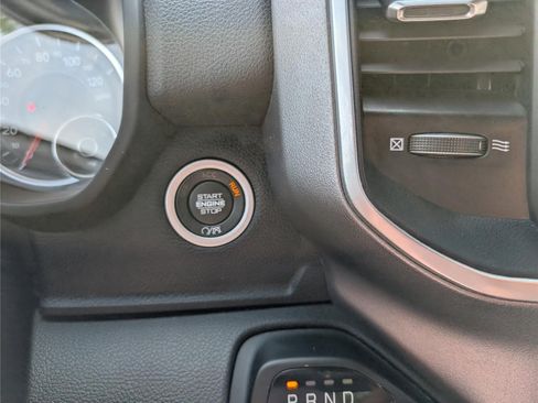 Used 2024 RAM 2500 Big Horn AWD/4WD image 25