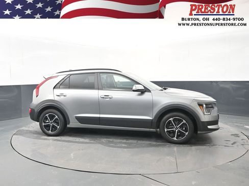 Certified 2023 Kia Niro EX image 1
