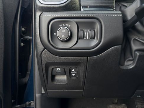 Used 2022 RAM 1500 Limited w/ Cold Weather Group AWD/4WD image 16