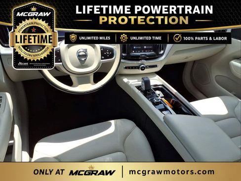 Used 2023 Volvo XC60 B5 Core FWD image 12