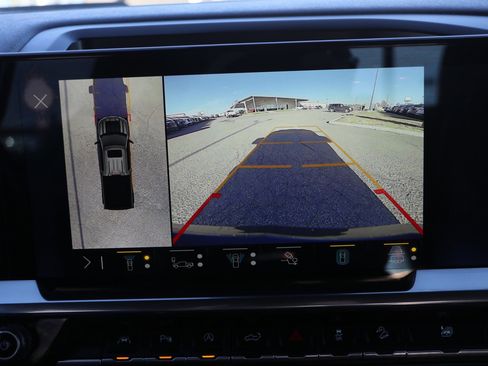 Used 2023 Chevrolet Silverado 1500 LT Trail Boss w/ Convenience Package II image 23