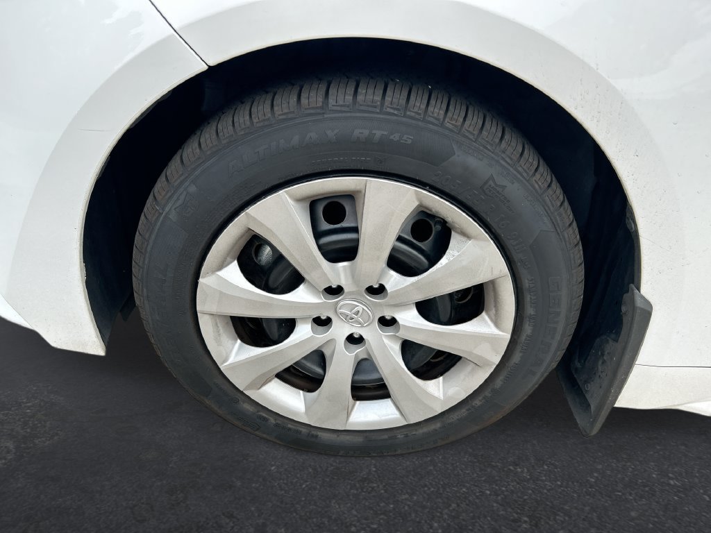 Used 2026 Toyota Corolla LE FWD image 10