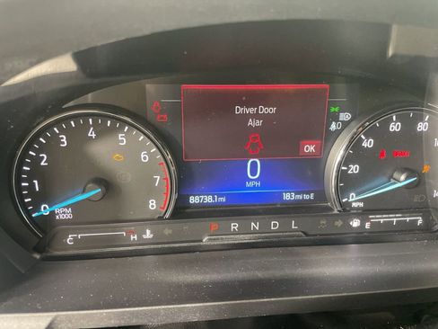 Used 2022 Ford Explorer XLT w/ Equipment Group 202A AWD/4WD image 9