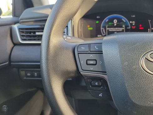 Used 2025 Toyota Camry LE w/ Convenience Package FWD image 15