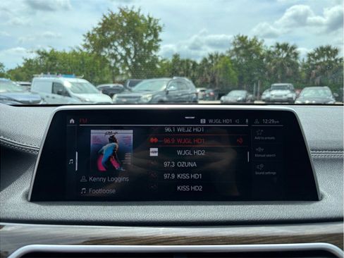 Used 2021 BMW 740i image 33