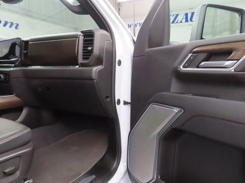 Used 2024 Chevrolet Silverado 3500 High Country w/ High Country Premium Package AWD/4WD image 33