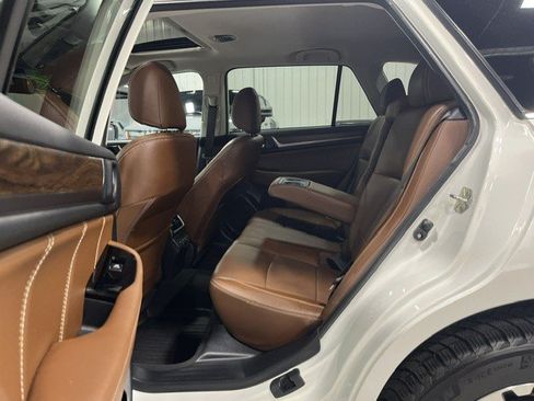 Used 2019 Subaru Outback 2.5i Touring w/ Popular Package #3A AWD/4WD image 11