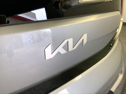 Used 2025 Kia Soul LX w/ LX Technology Package FWD image 29