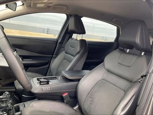 Used 2023 Nissan Ariya AWD image 30