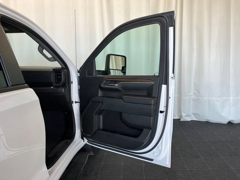 Used 2024 Chevrolet Silverado 1500 RST w/ Max Trailering Package AWD/4WD image 18