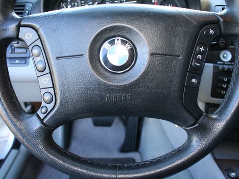Used 2003 BMW 325i Sedan image 12