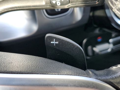 Used 2021 Mercedes-Benz GLB 250 4MATIC image 12