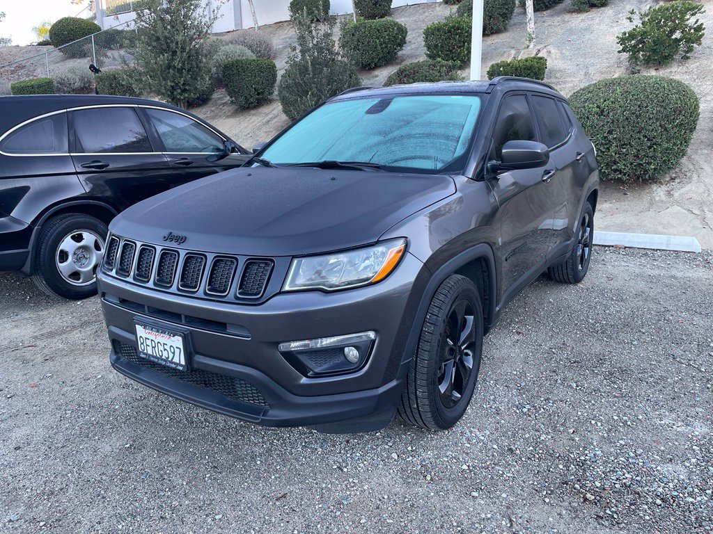 Used 2018 Jeep Compass Latitude w/ Popular Equipment Group FWD image 4