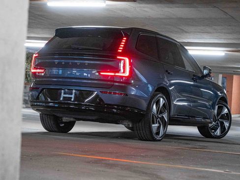 Used 2025 Volvo EX90 Ultra AWD/4WD image 6