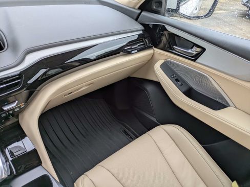Used 2024 Acura MDX FWD w/ Technology Package image 18