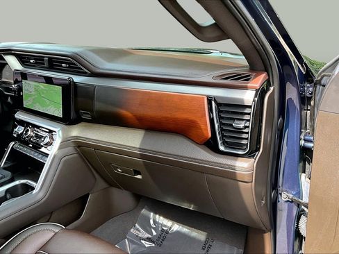 Used 2022 GMC Sierra 1500 Denali w/ Denali Reserve Package AWD/4WD image 19