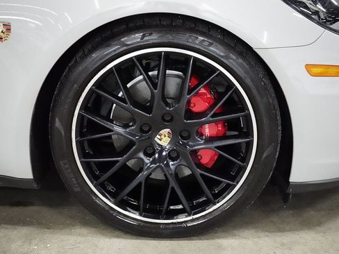 Used 2019 Porsche Panamera RWD image 35