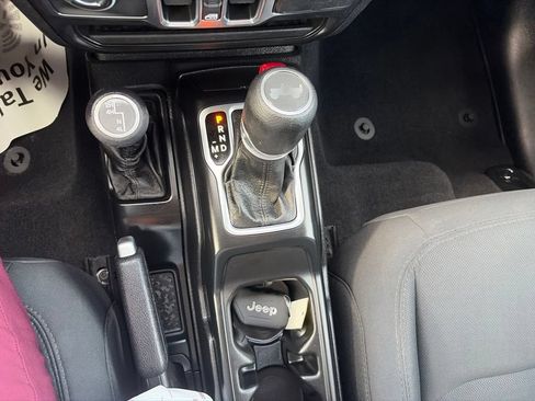 Used 2021 Jeep Wrangler Unlimited Sport AWD/4WD image 27