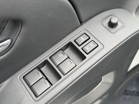 Certified 2025 Nissan Frontier SV w/ SV Convenience Package image 24