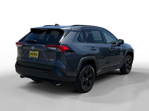Used 2025 Toyota RAV4 XLE FWD image 5
