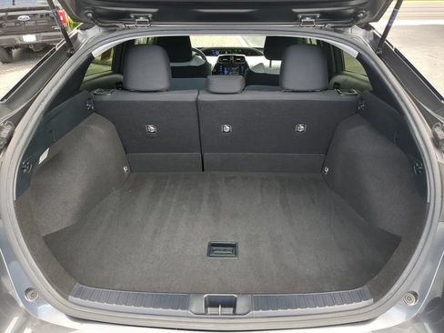 Used 2017 Toyota Prius Two FWD image 9