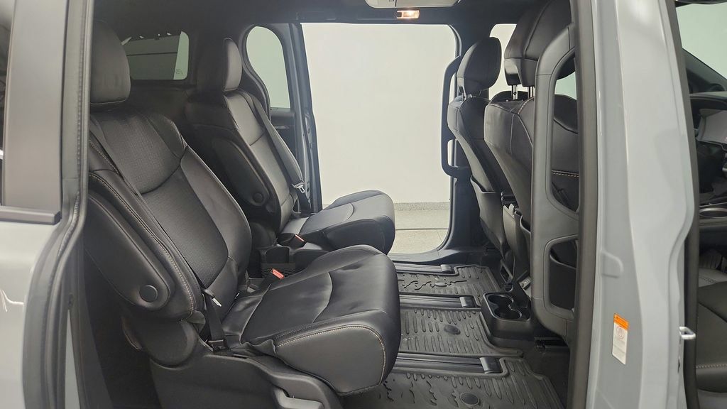 Used 2026 Toyota Sienna XLE Woodland Edition AWD/4WD image 45