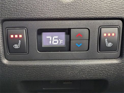 New 2025 Mitsubishi Outlander SEL image 16