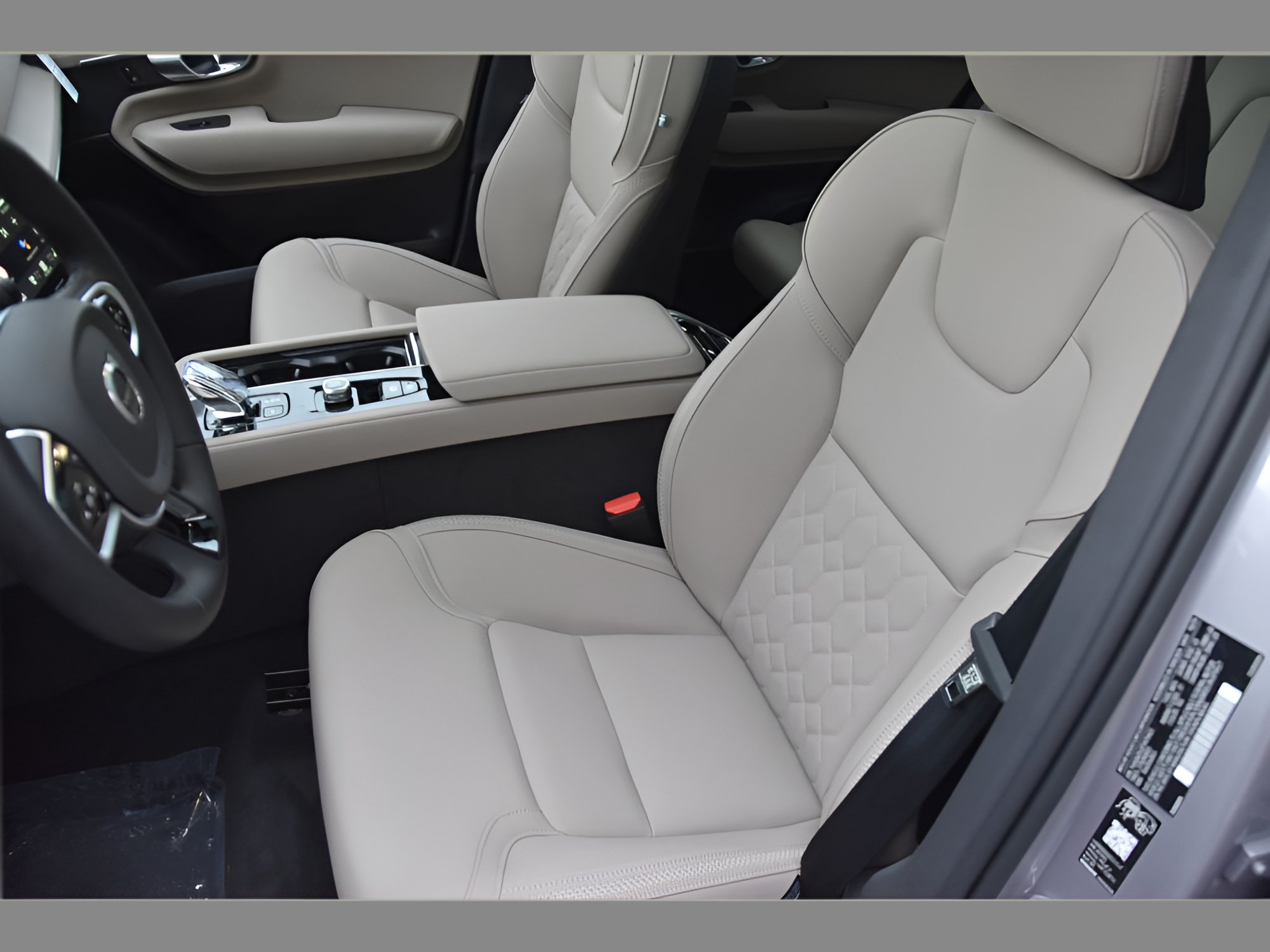 Certified 2026 Volvo XC90 B6 Core w/ Protection Package Premier AWD/4WD image 12